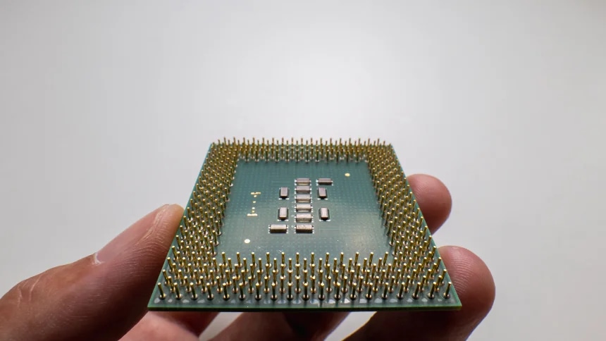 Macro photo of an SOP8 sound chip